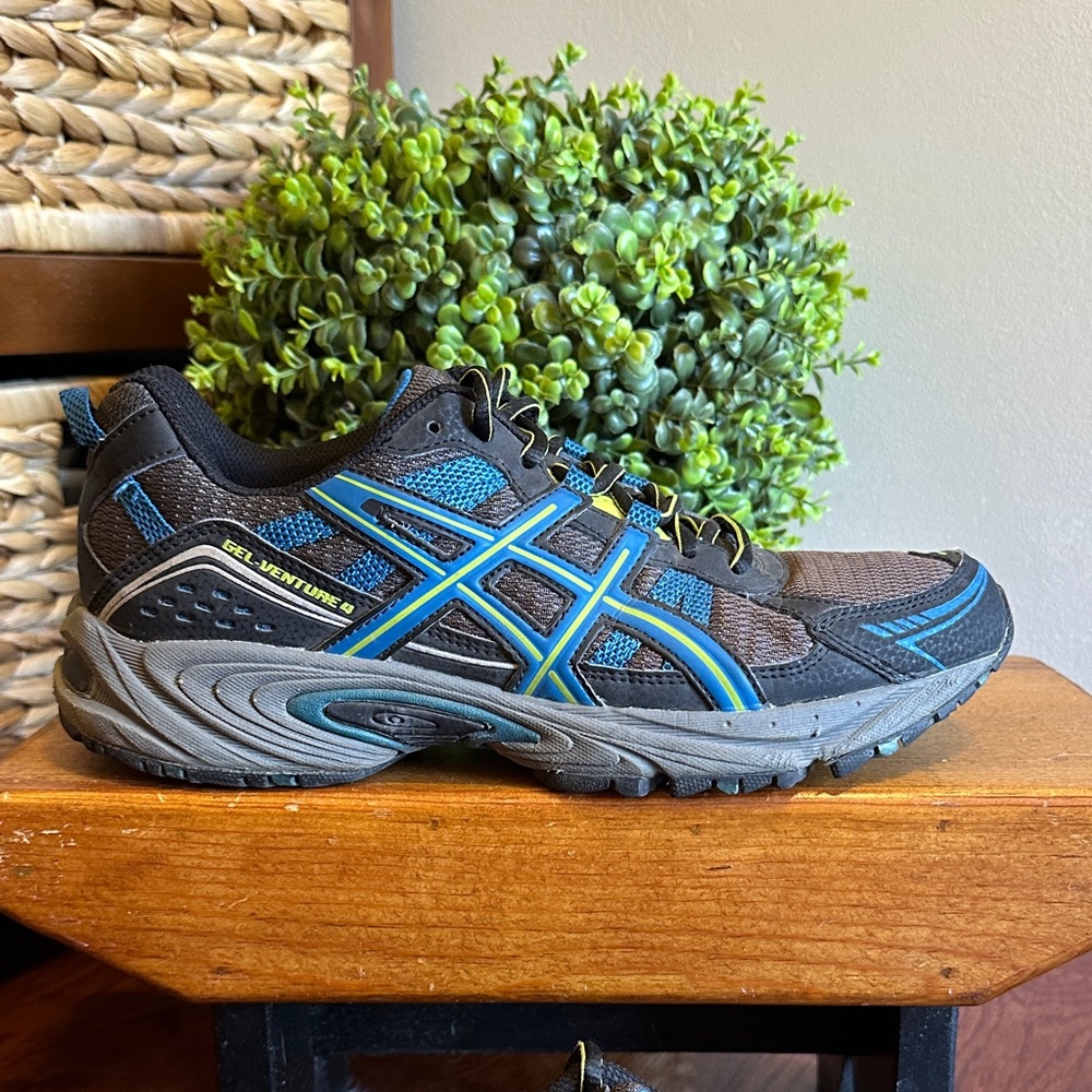 ASICS Women’s Gel-Venture Running Shoes - Black and Blue T383Q size 9.5